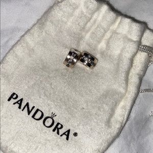 2 pandora clips